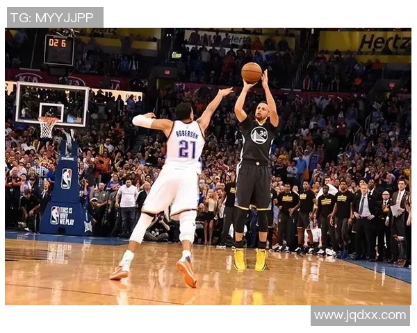 库里在三分大赛中展现绝技决赛连中20球创造历史新纪录