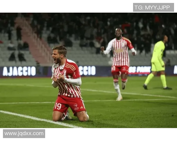 维罗纳与尤文对决结果揭晓比赛精彩瞬间回顾